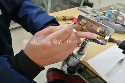 想知道學(xué)開鎖。怎么學(xué)，難嗎？