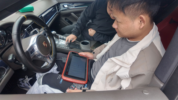 学汽车开锁配钥匙现场